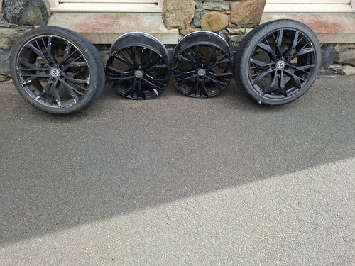 Black volkswagen golf alloy - 4,